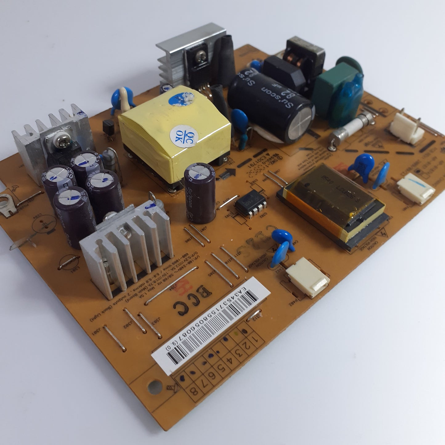 CARTE D'ALIMENTATION EAY37155805 / AIP-0187 pour Télé LG 19LH20