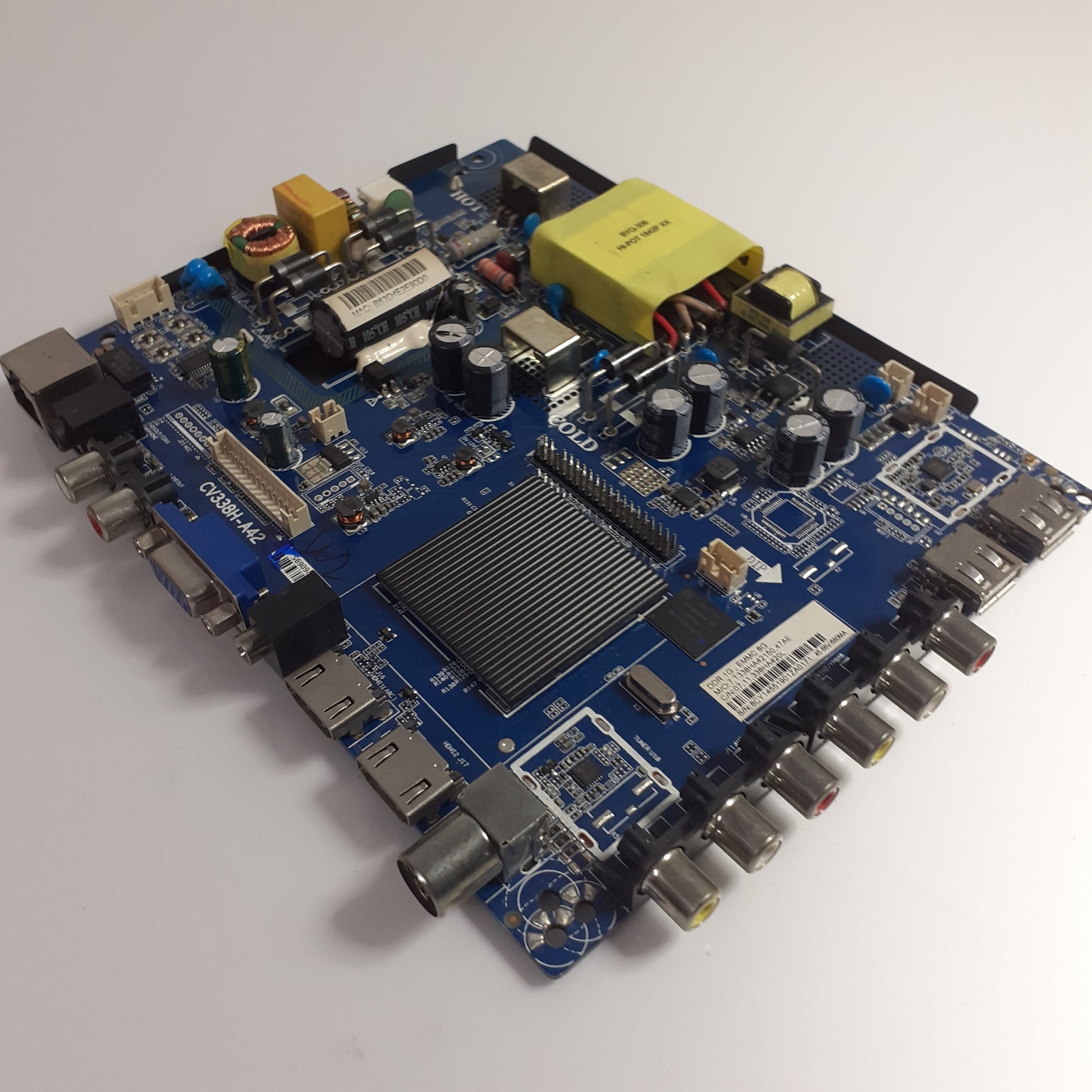 Carte principale CV338H-A42 / 07.11.338HA420L pour Télé BERKLAYS BTV550YSM