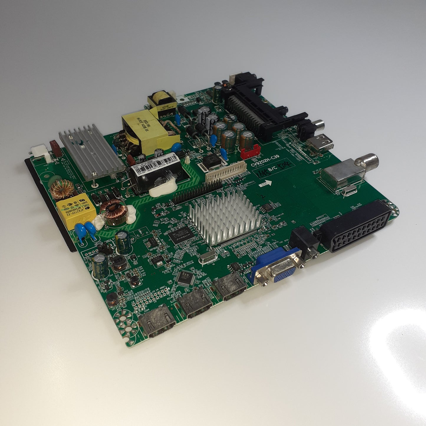 CARTE PRINCIPALE CV9202H-C39-10-K003 / BJM1-C9202-6T6G pour Télé VIEW-TECH VT-40L