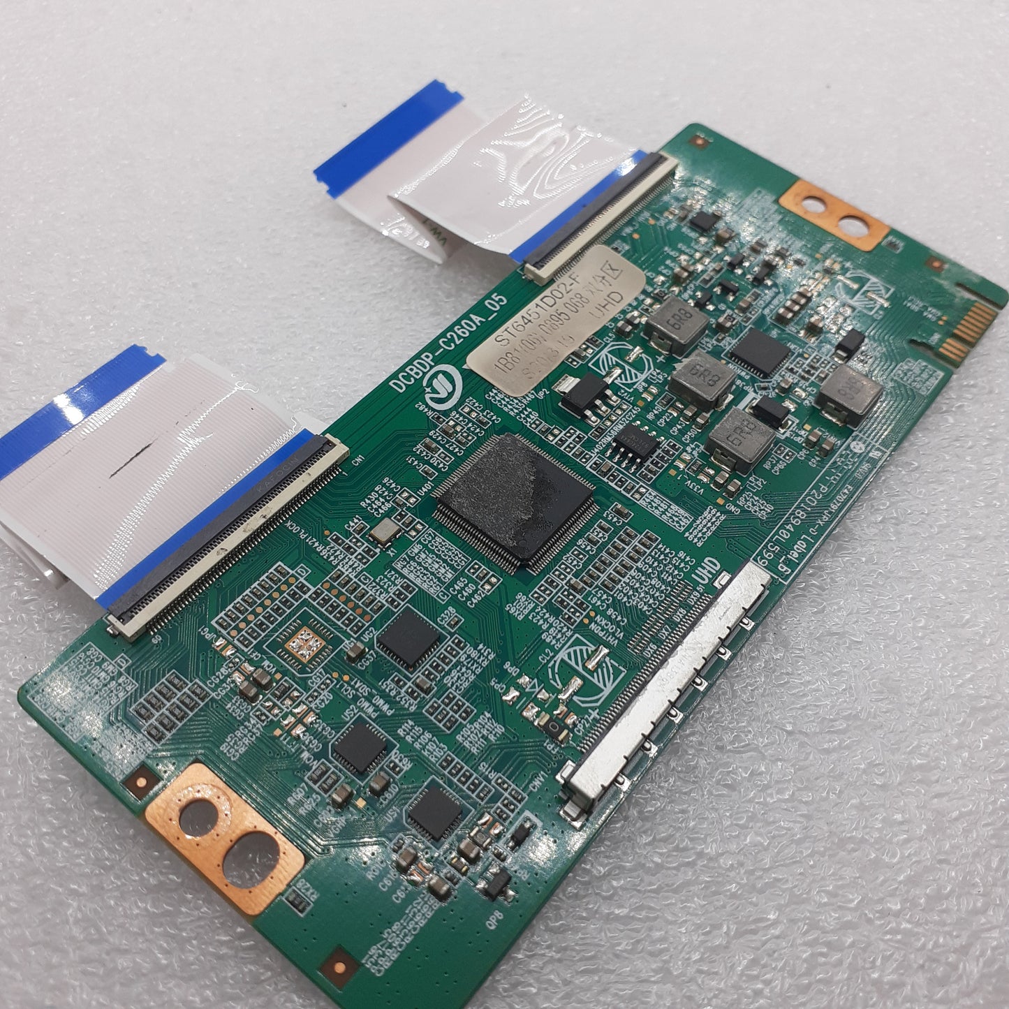 CARTE T-CON DCBDP-C260A_05 ST6451D02-F pour télé FELSON PSTVEL65LUHD
