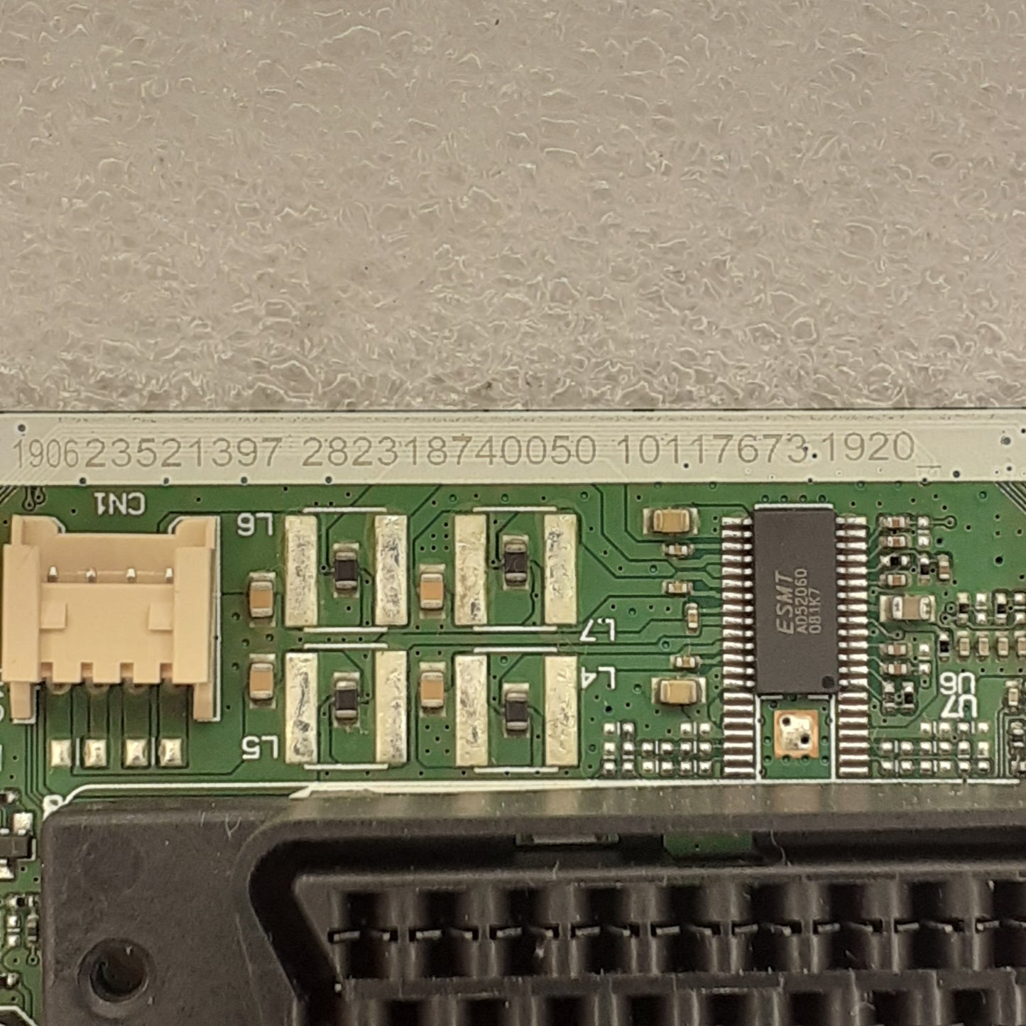 CARTE PRINCIPALE VESTEL 23521397 pour Télé HITACHI 32HE1000