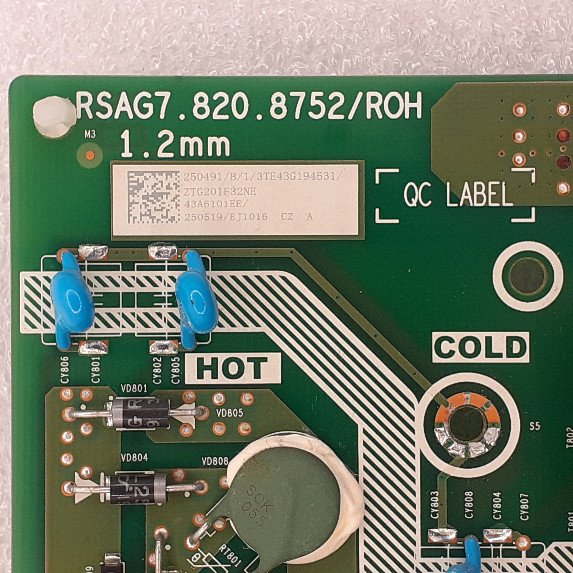 CARTE PRINCIPALE 46A6101EE/250519/EJ1016 CZ A / RSAG7.820.8752/ROH pour Télé HISENSE  H43B7100