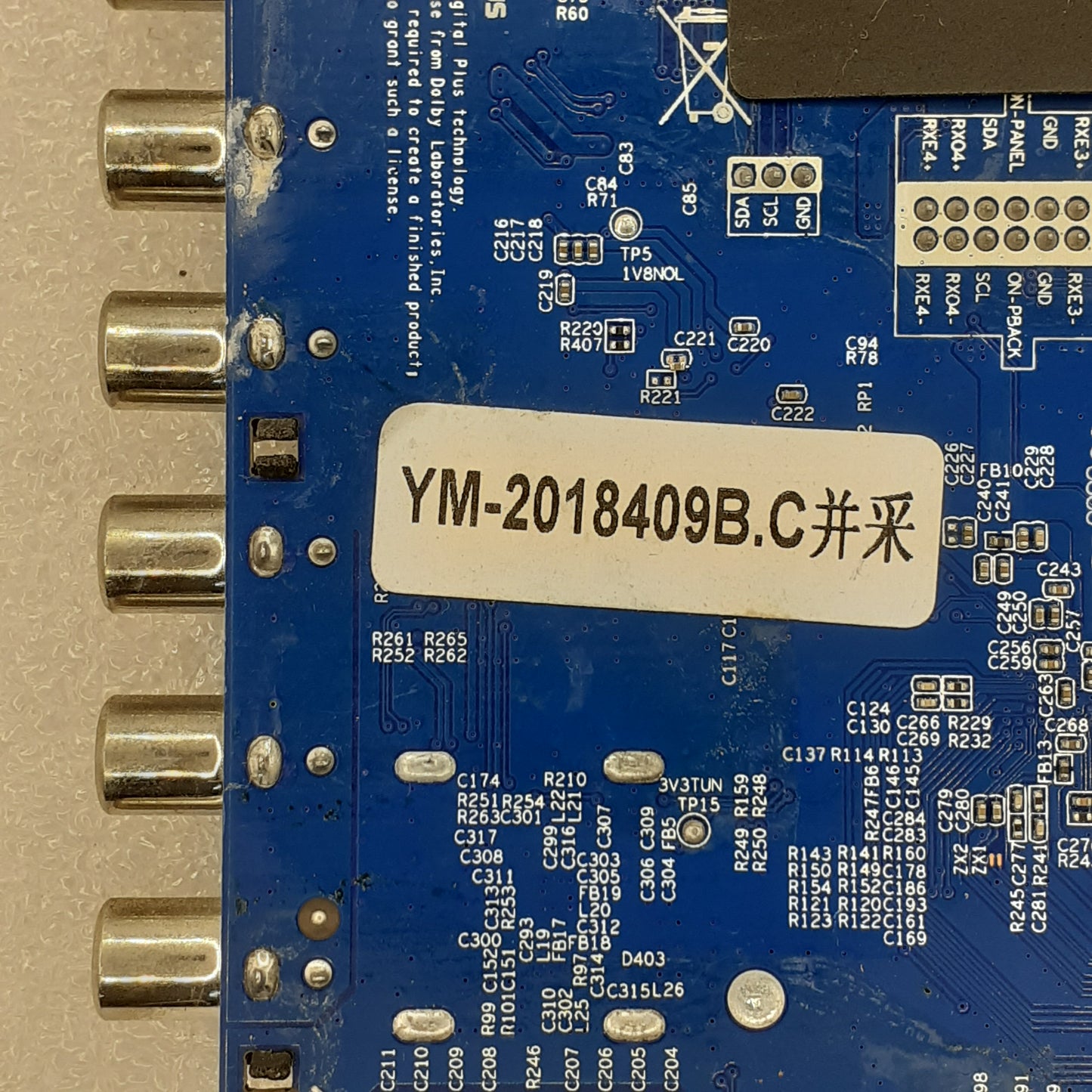 Carte principale CV338H-A42 / 07.11.338HA420L pour Télé BERKLAYS BTV550YSM