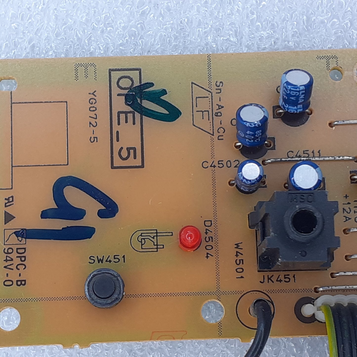 CARTE DE COMMANDE avec écran afficheur YG072-70 pour ampli YAMAHA HTR-4067