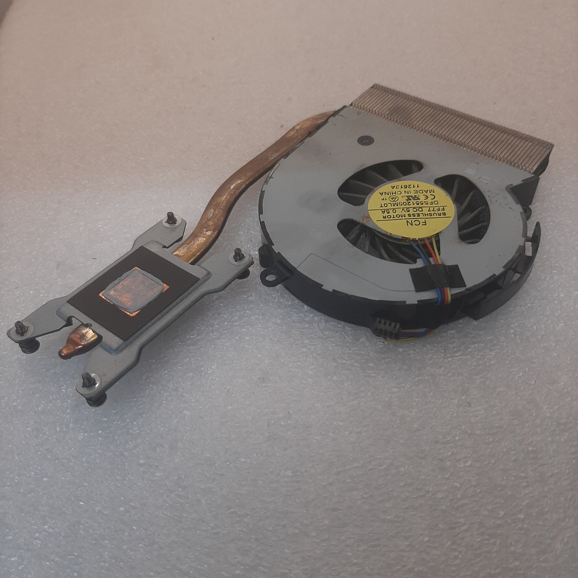 VENTILATEUR FCN DFS551205MLOT / 747266-001 pour PC portable HP 255 G2 E1-2100