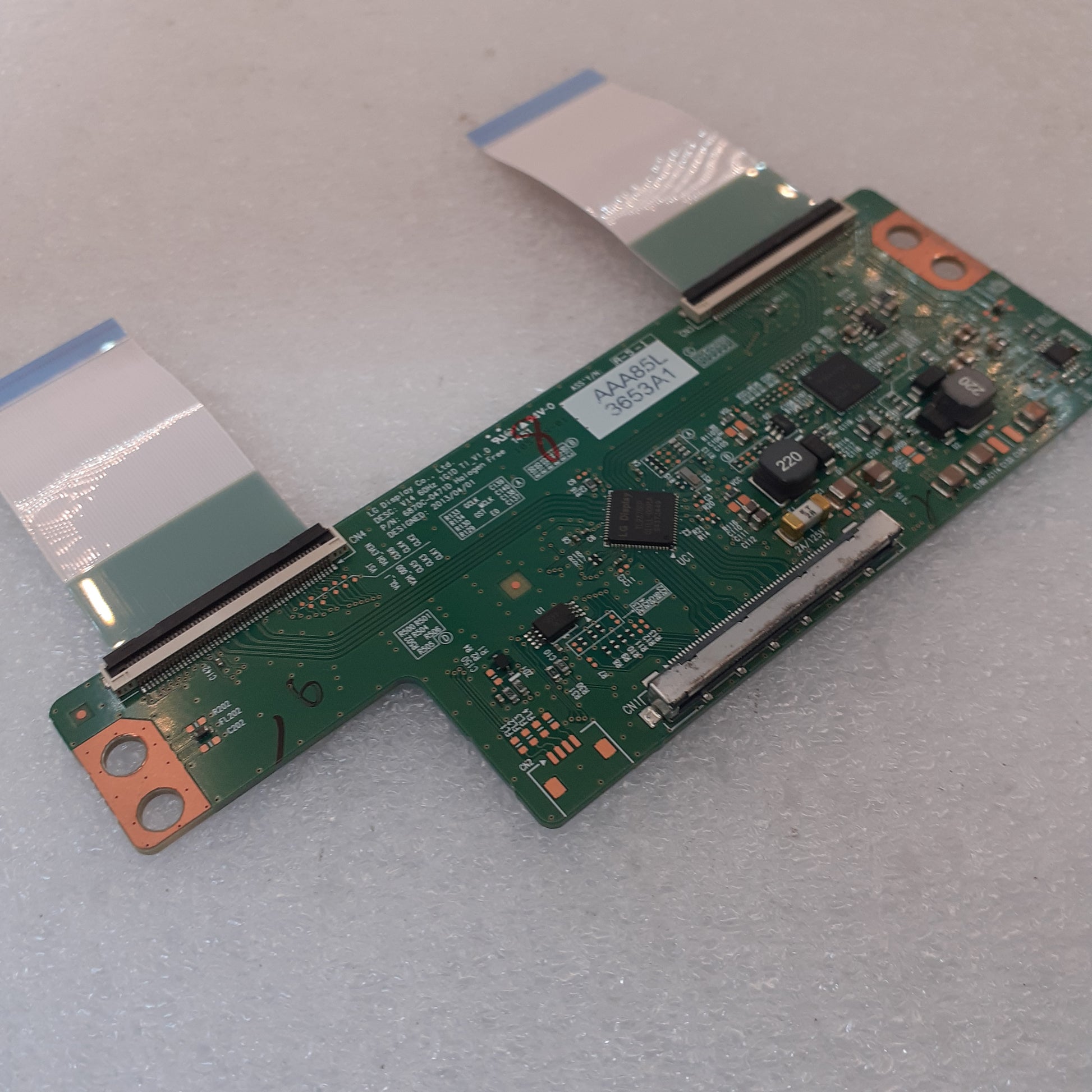 CARTE T-CON LG 6870c-0471D pour Télé LG  55LB5610