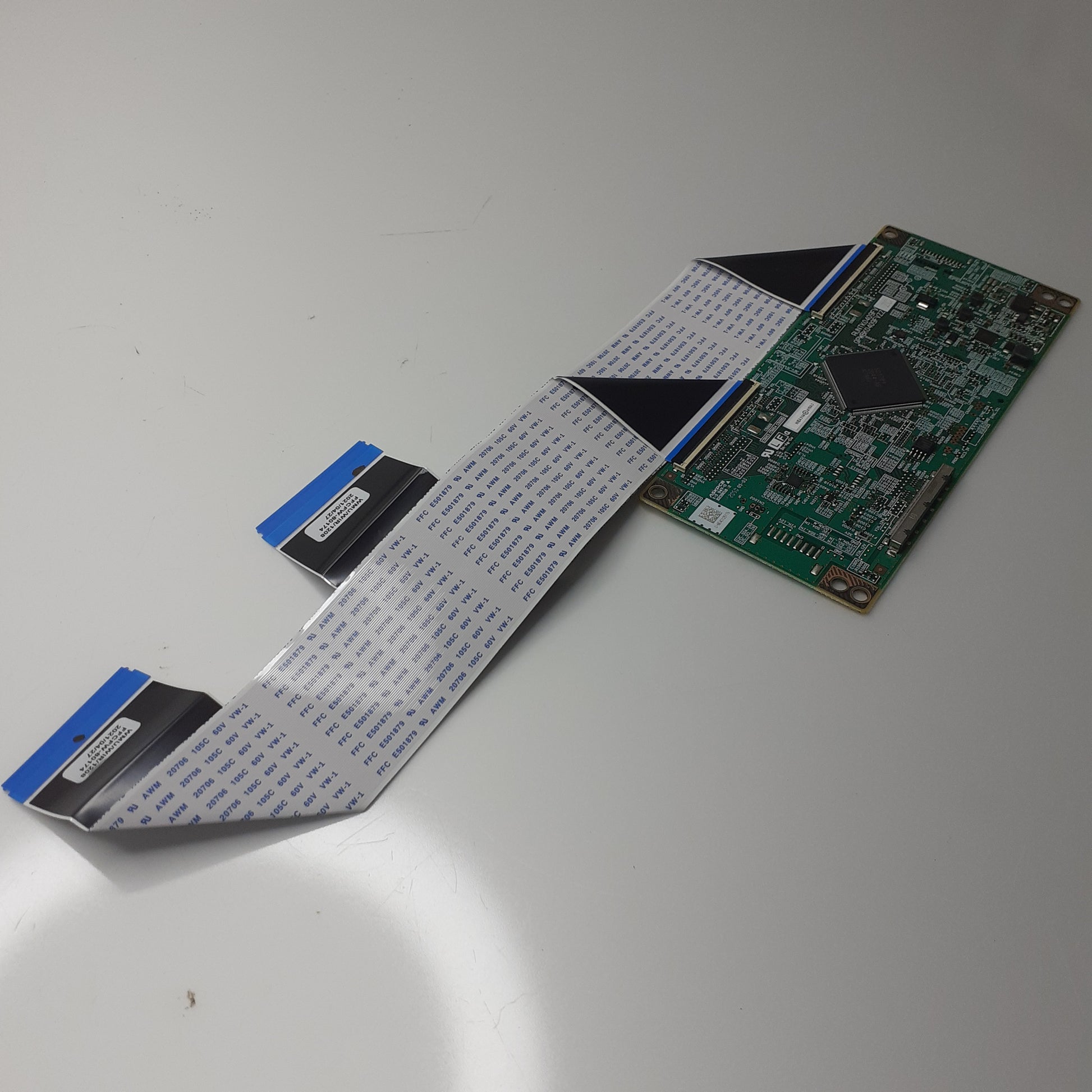 CARTE T-CON RUNTK0409FV ZC QPWBK0409FVZZ pour Télé SHARP 40BN3EA