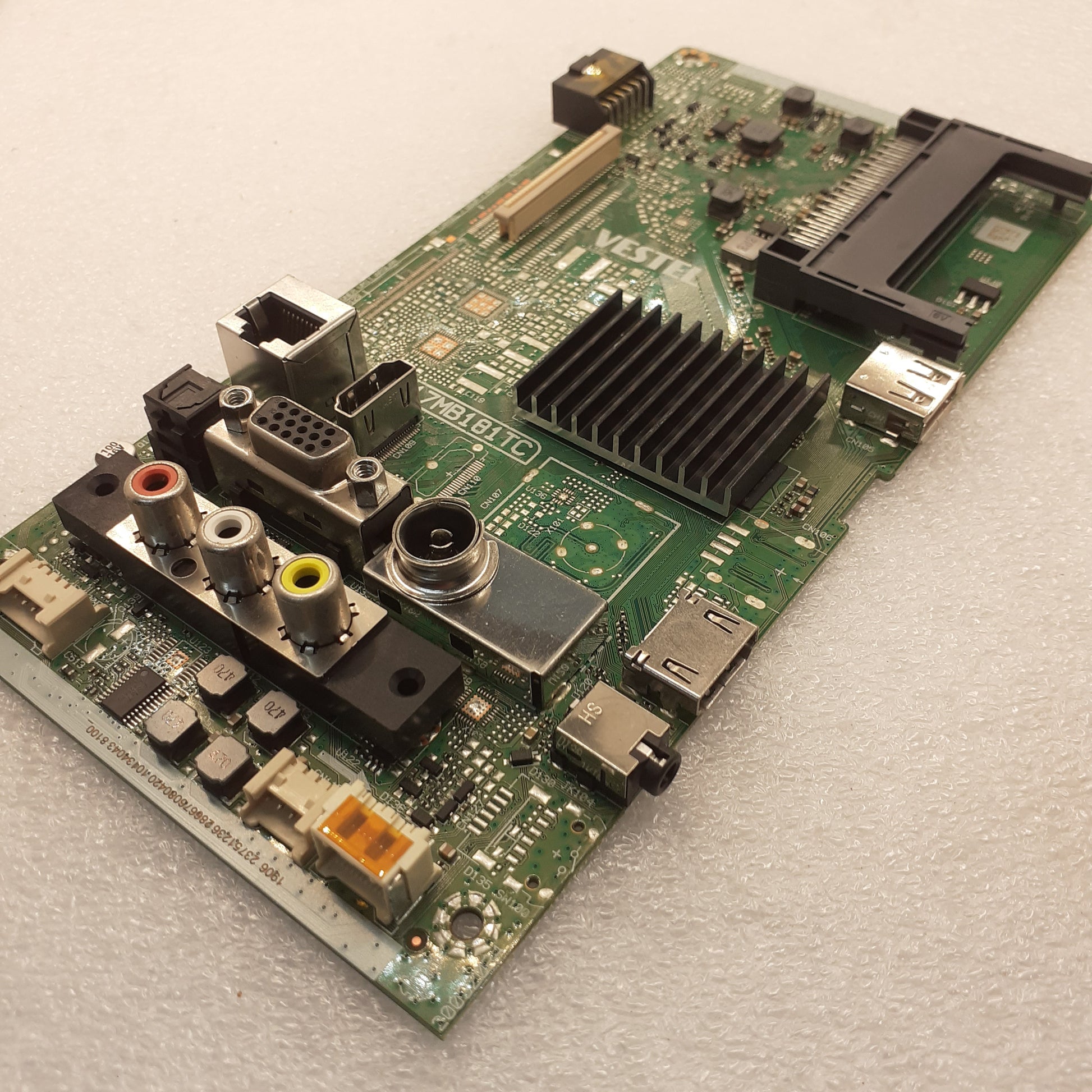 CARTE PRINCIPALE VESTEL 23751236 pour Télé HITACHI 32F52HE2150