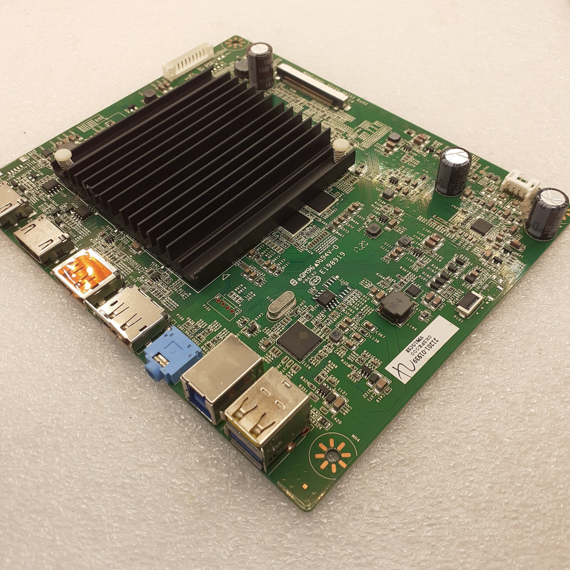 CARTE PRINCIPALE KM8T1 G6104-00338-P04S pour moniteur IIYAMA GB3461WQSU