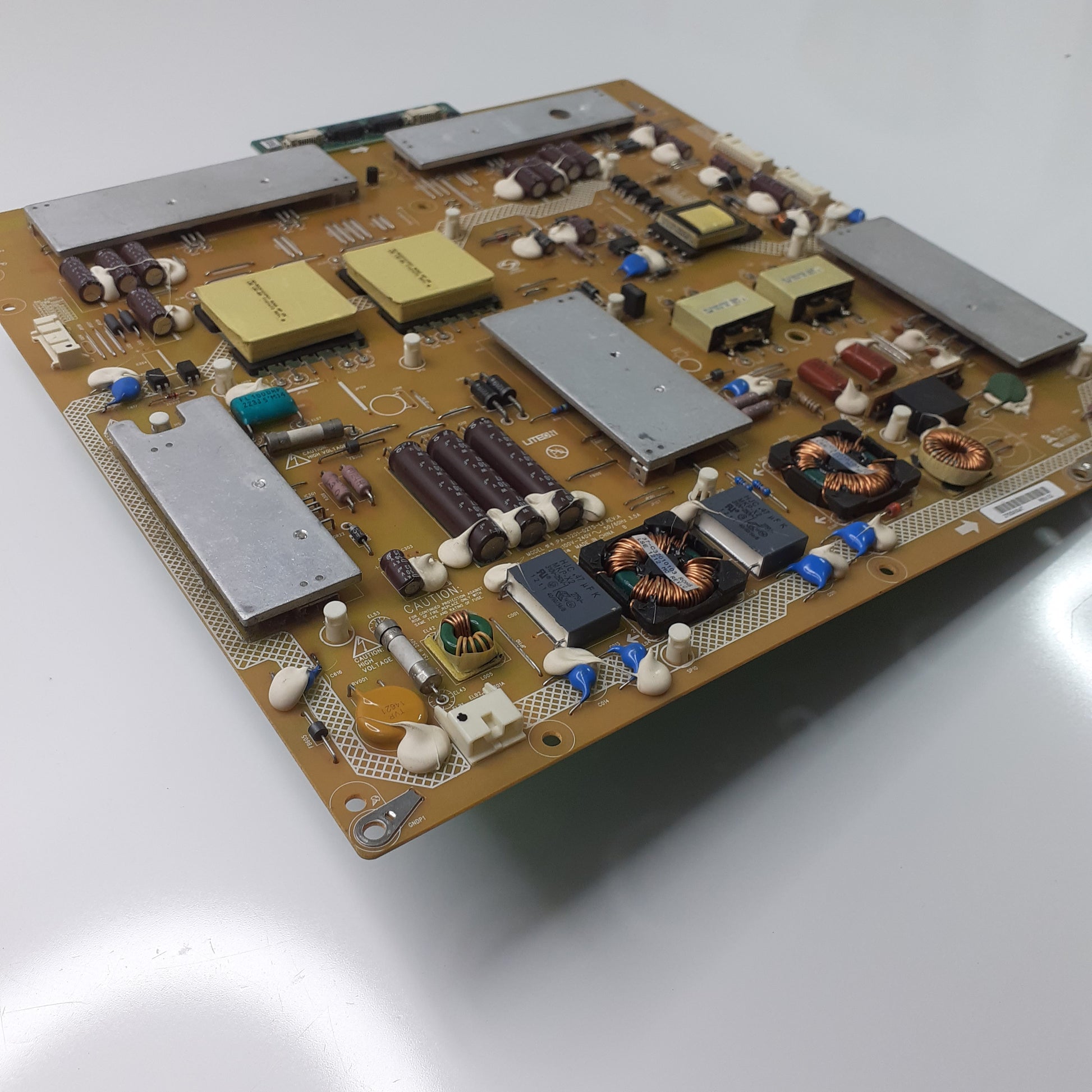 CARTE D'ALIMENTATION V71A00026200  / 2700WX4T pour Télé TOSHIBA  55VL963