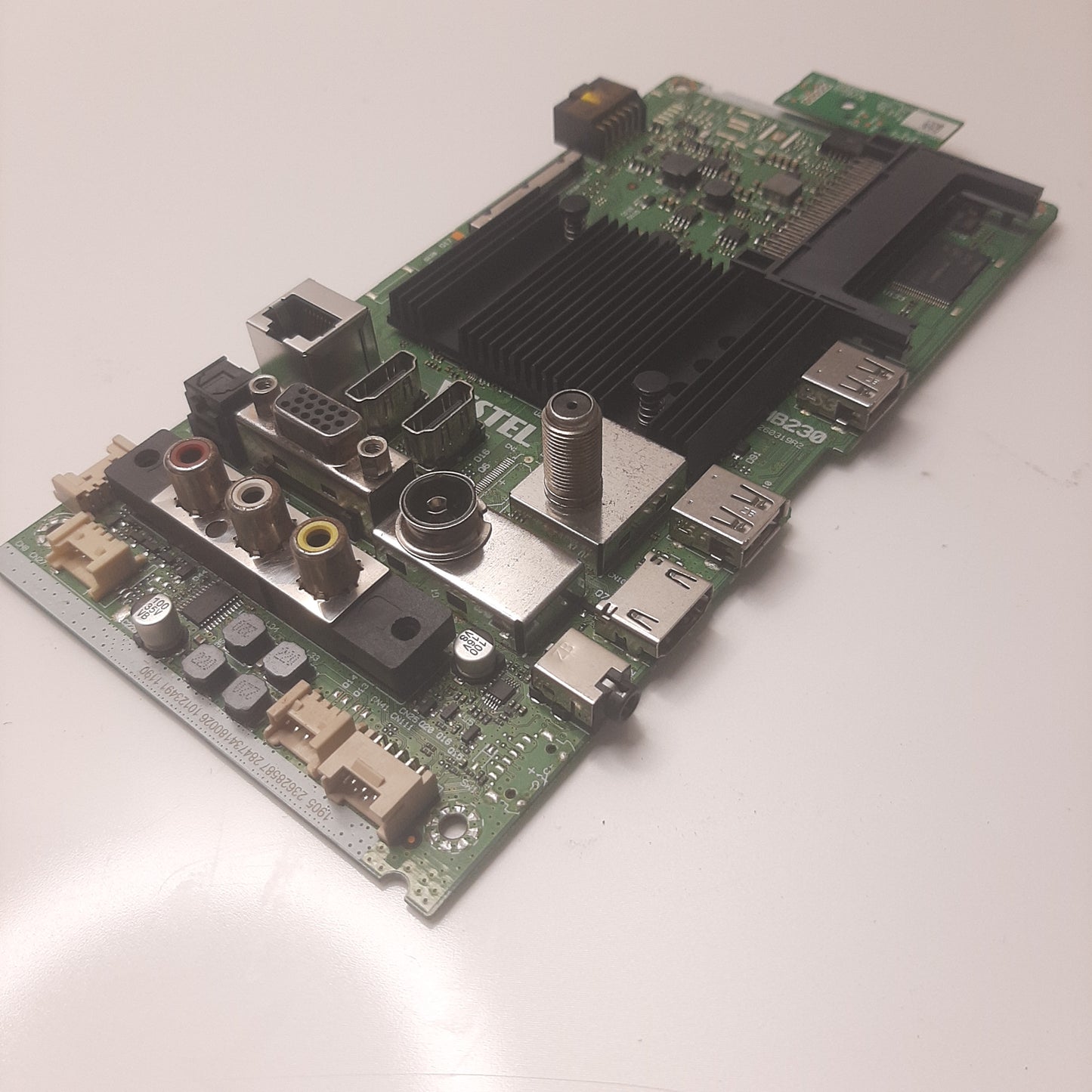 CARTE PRINCIPALE VESTEL 23628587 pour Télé HITACHI 55HK6100W