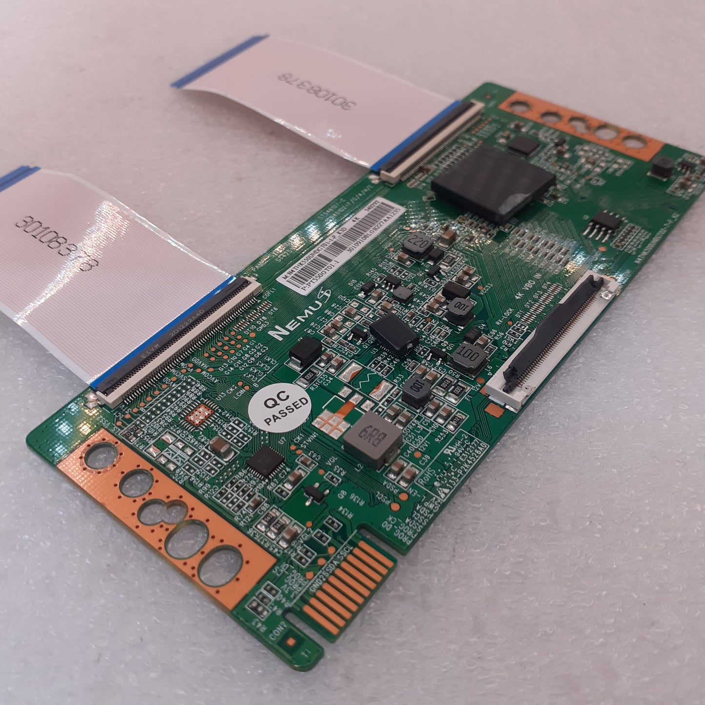CARTE T-CON NEMUS N4THK550UHDGT01-1-P_K3D / PT550GT01-1 pour Télé AMSTRAD AM55UHD2021