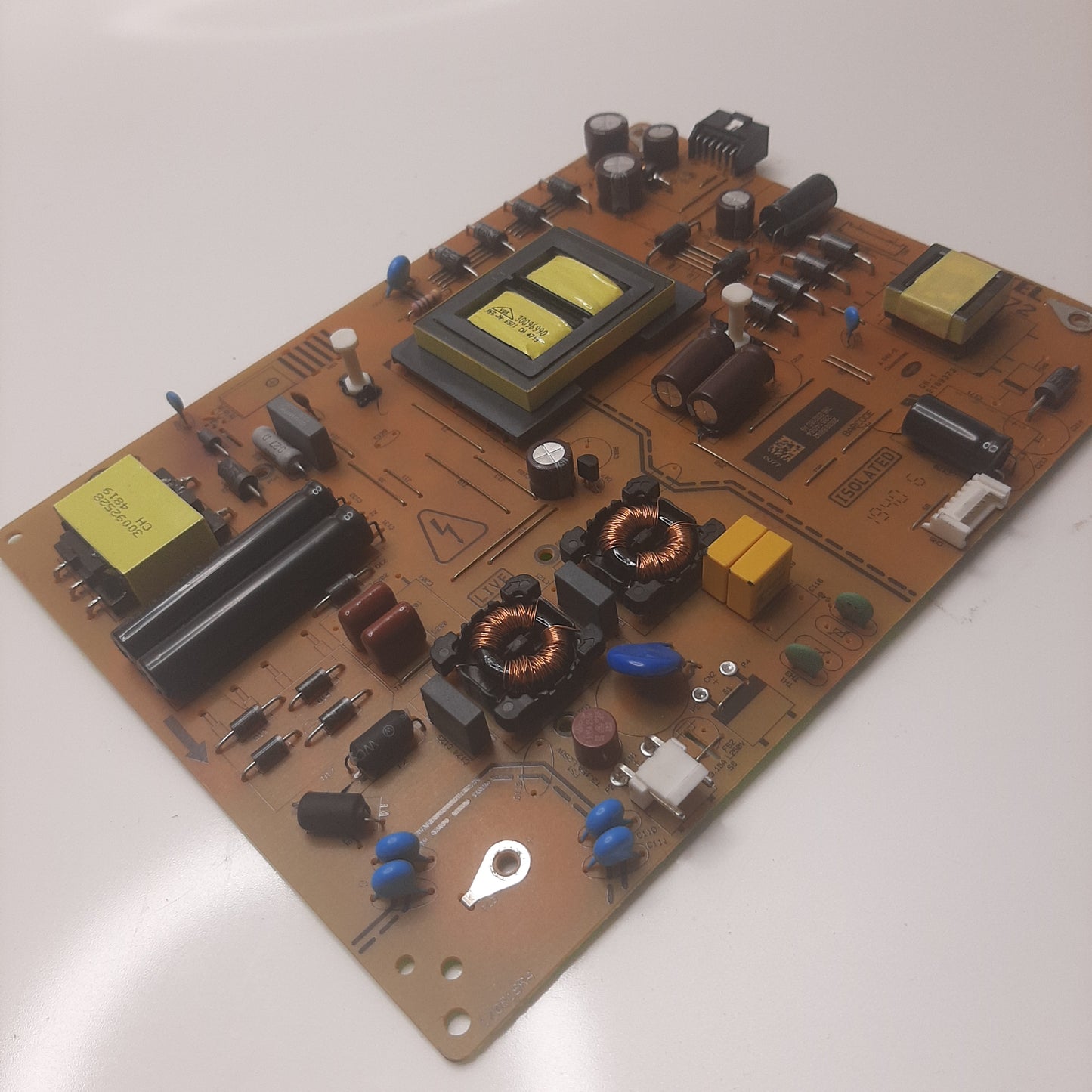 CARTE D'ALIMENTATION VESTEL 23514054 pour Télé HITACHI  49HK6100W