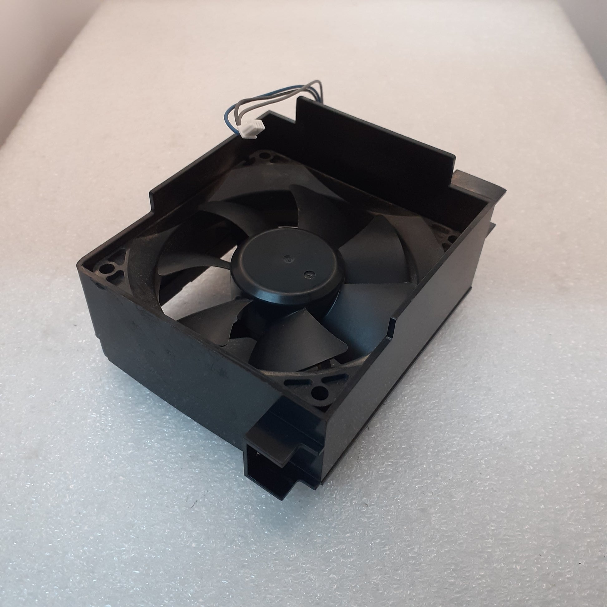 VENTILATEUR NIDEC D08K-12PU 03A (AX) pour Vidéoprojecteur TOSHIBA TDP-T45