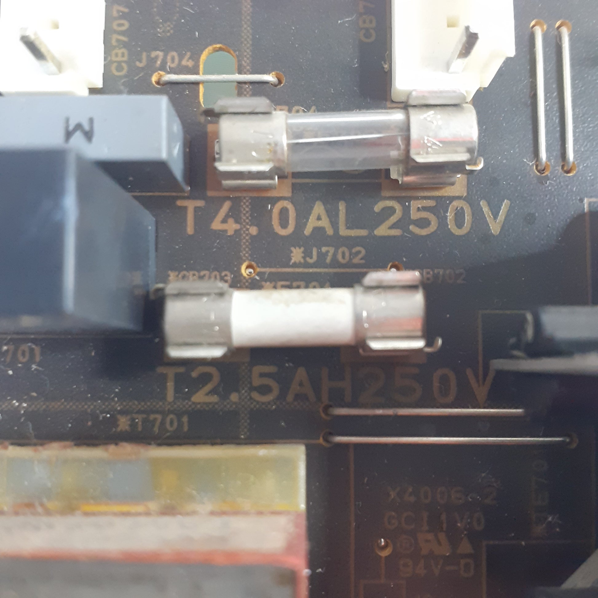 CARTE D'ALIMENTATION X4006-2 / T4.0AL250V pour ampli YAMAHA RX-V440RDS