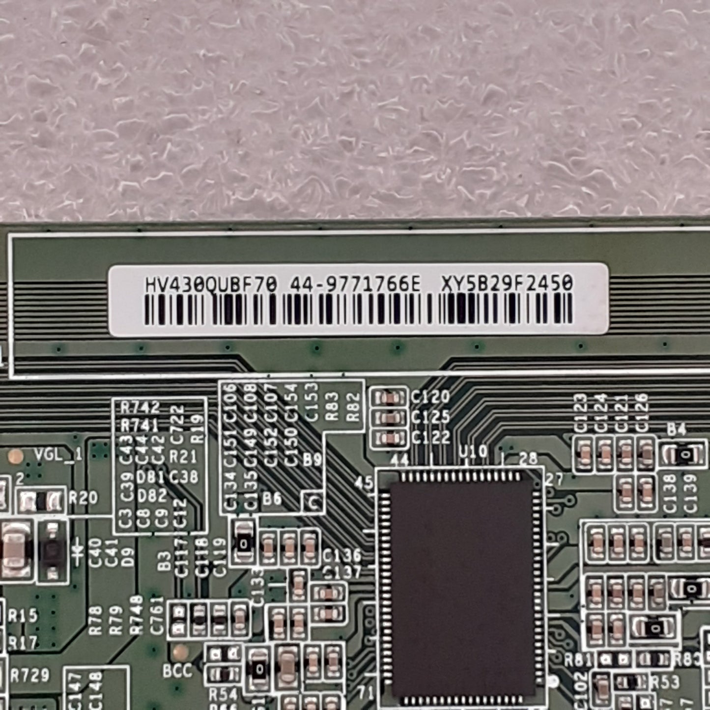 CARTE T-CON HV430QUBF70 47_6021476 pour Télé HITACHI  43FB35HAK5451
