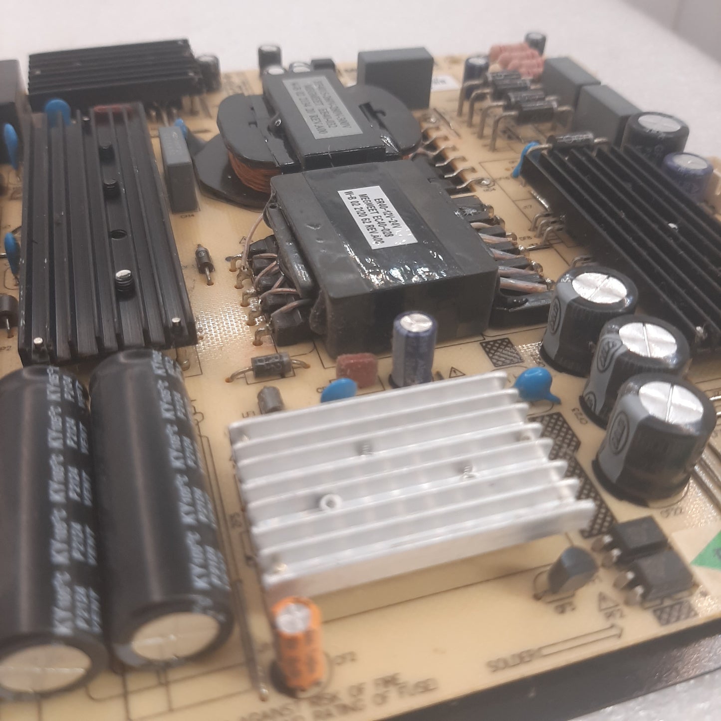 CARTE D'ALIMENTATION MEGMEET MP5565-252V600A-U pour Télé FELSON PSTVEL65LUHD