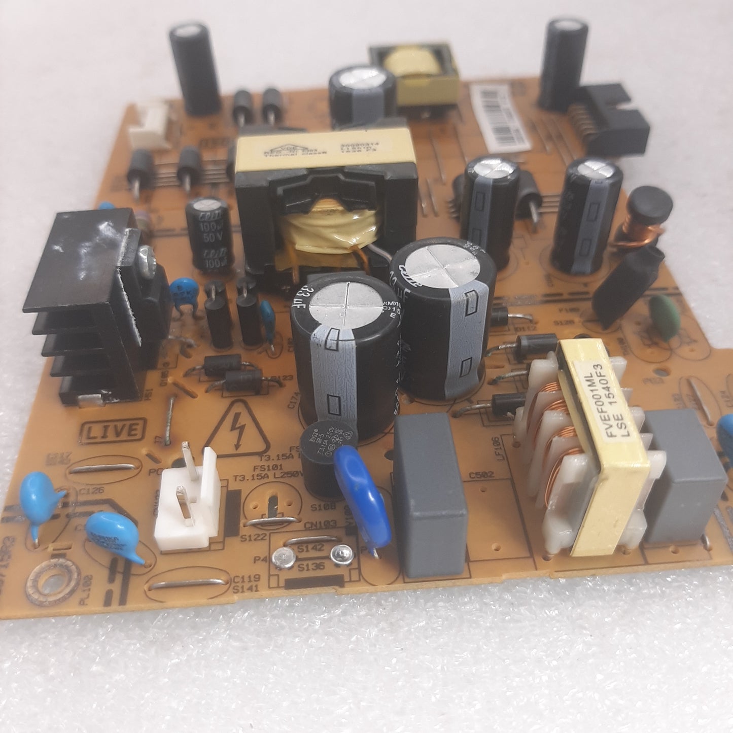 CARTE D'ALIMENTATION VESTEL 23261584 pour Télé HITACHI 43HBT42 A