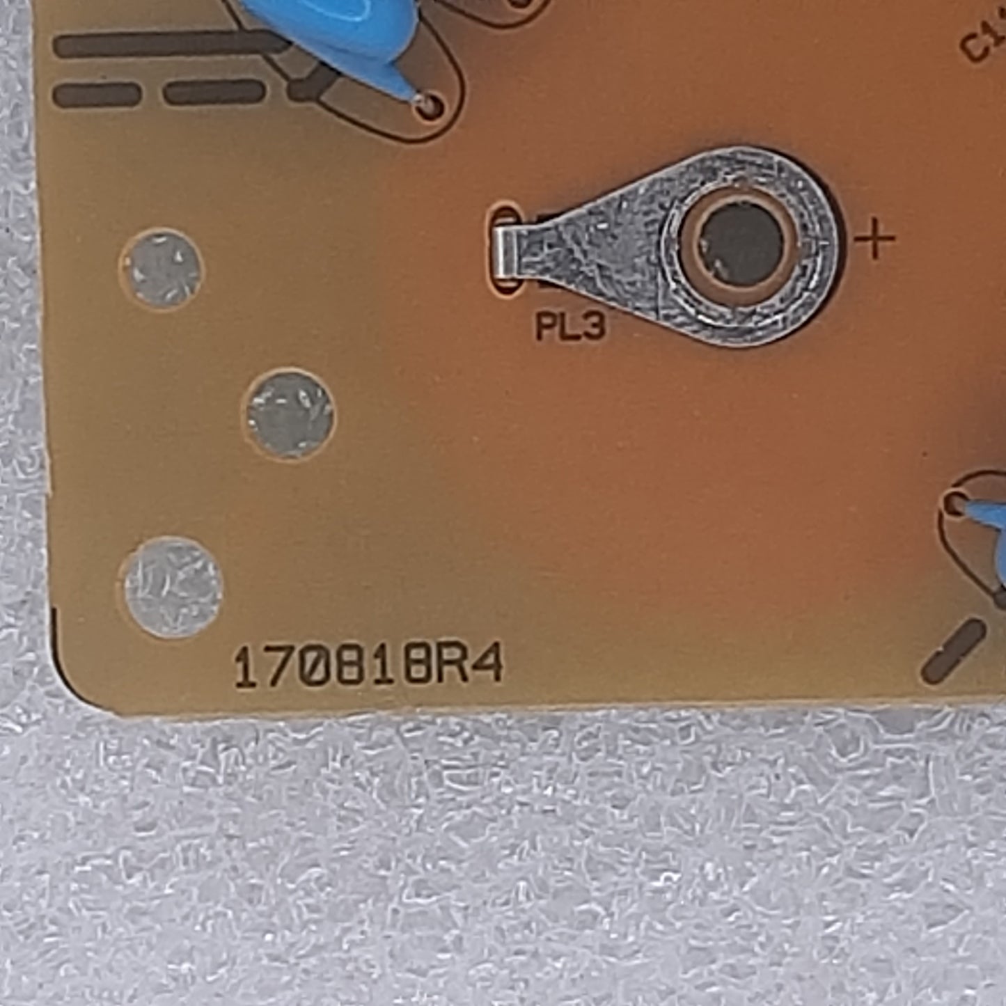 CARTE D'ALIMENTATION VESTEL 23514054 pour Télé HITACHI  49HK6100W